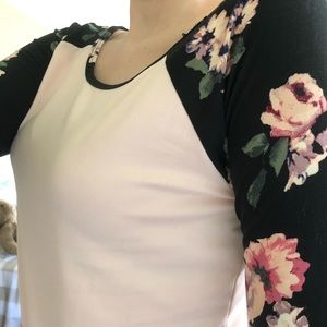 3/4 sleeve pink and floral top
